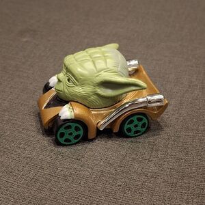 Disney Racers 2010 Star Wars Yoda Diecast Metal Body